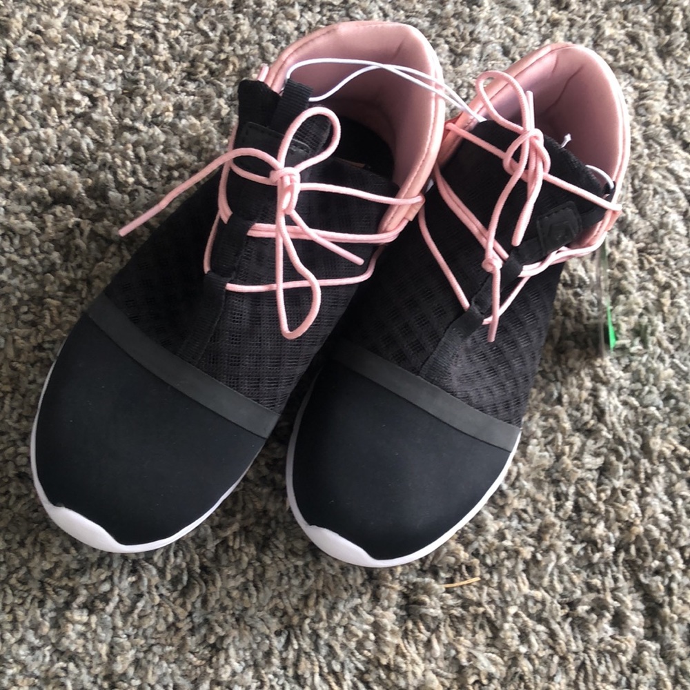 NWT catapult kids size 4